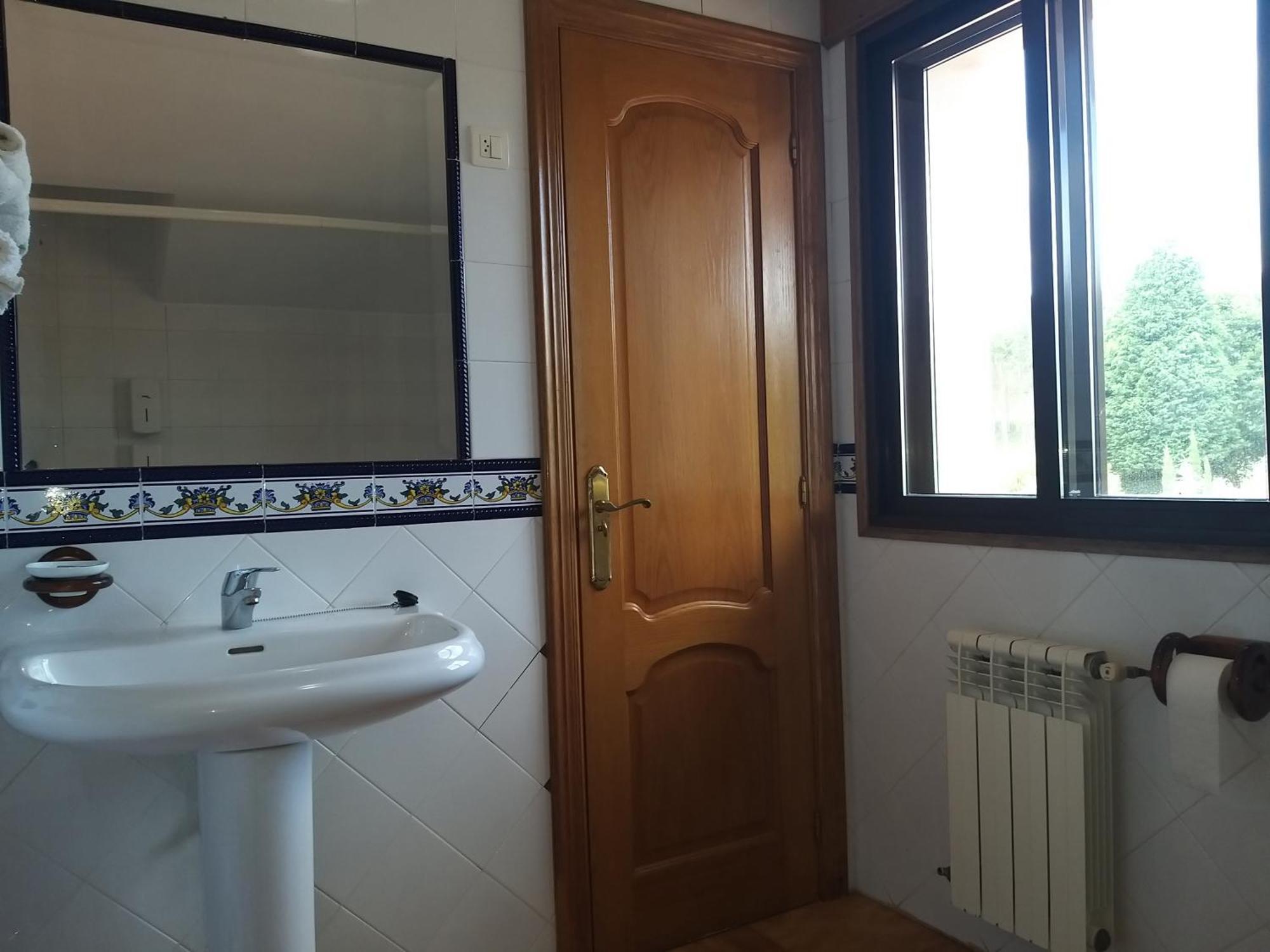 Hostal Restaurante O'Cadaval Frades الغرفة الصورة